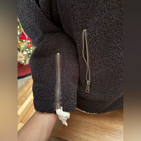 NWT Max Studio Women’s Size XL Sherpa Zip-up Jacket - Picture 3 of 6